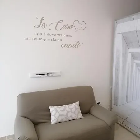 Casa Nicola Maria بيت للعطل